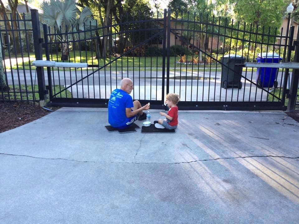 «Οι παππούδες των παιδιών μας ξέρουν ότι οι πιο μαγικές στιγμές είναι ήδη εδώ...»