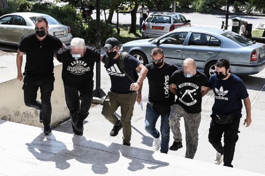 «Η σερβιτόρα είναι παράδειγμα αλληλεγγύης. Η νοοτροπία "εγώ δεν ασχολούμαι" πρέπει να αλλάξει»