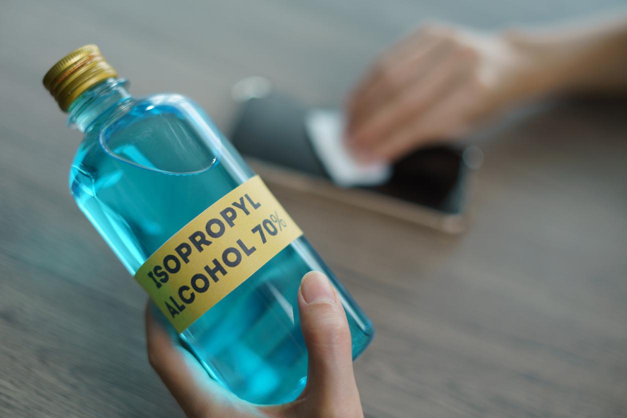 Μπλε οινόπνευμα: Δεν είναι μόνο για τις εντριβές που έκανε η γιαγιά σου!