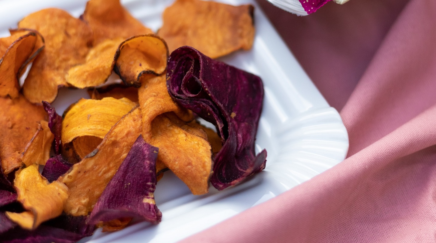 Υγιεινά τσιπς λαχανικών: 10 λαχανικά που μπορείς να κάνεις τσιπς πανεύκολα