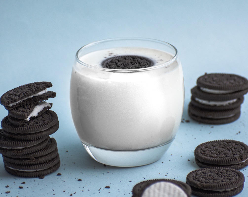 Συνταγή για σπιτικά μπισκότα τύπου Oreo χωρίς ζάχαρη και αλεύρι