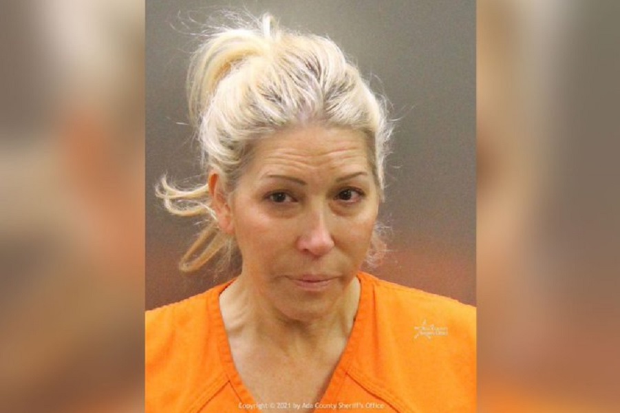 47χρονη μητέρα καλούσε κρυφά σε πάρτι φίλους του έφηβου γιου της - τους έδινε προφυλακτικά, τους άφηνε να μεθούν μέχρι τελικής πτώσεως