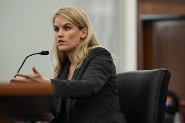 Frances Haugen: Η γυναίκα που τα έβαλε με τον Ζούκερμπεργκ & θέλει να σώσει τους εφήβους από το Facebook