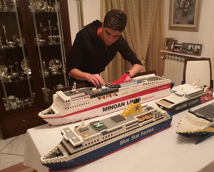 Ο 18χρονος Σερραίος που φτιάχνει καταπληκτικά πλοία από lego!