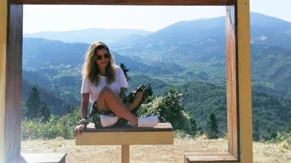 Η μητέρα της Γαρυφαλλιάς παρέλαβε το μεταπτυχιακό της κόρης της: «Τα κατάφερες κορίτσι μου!»