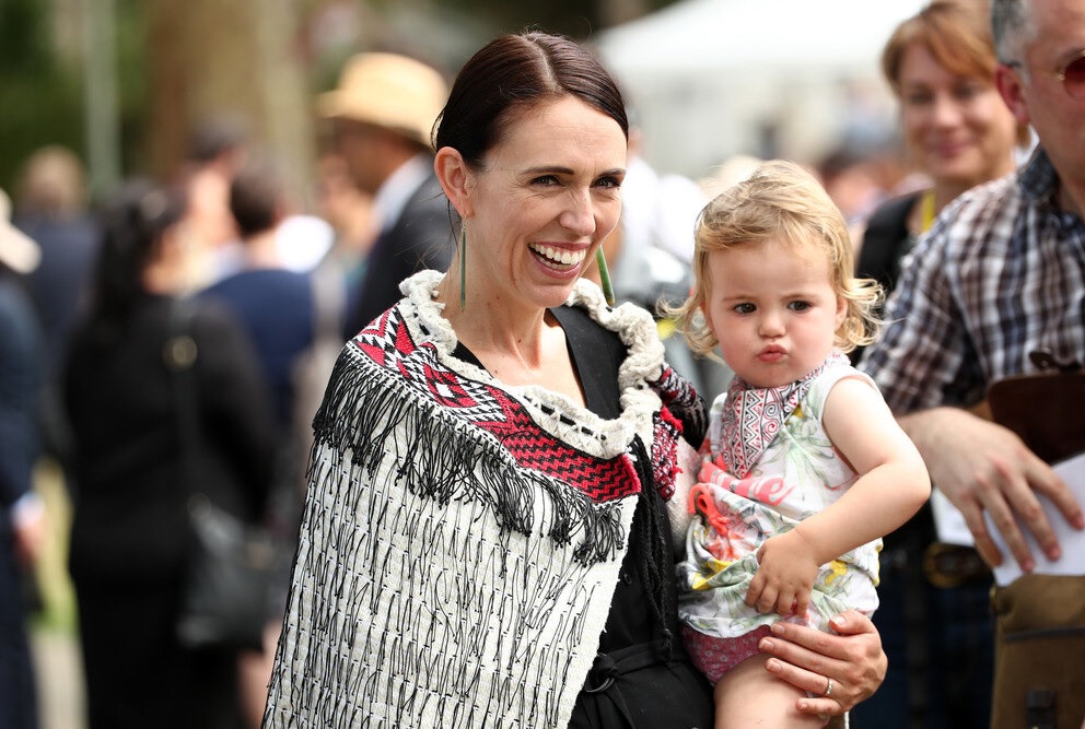 Τζασίντα Άρντερν: Η τρίχρονη κόρη της διακόπτει livestream σύσκεψη - «Είναι ώρα για ύπνο, αγάπη μου»