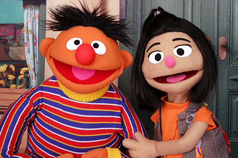 Το Sesame Street γράφει ιστορία με τον πρώτο Αμερικανο-κορεάτη χαρακτήρα