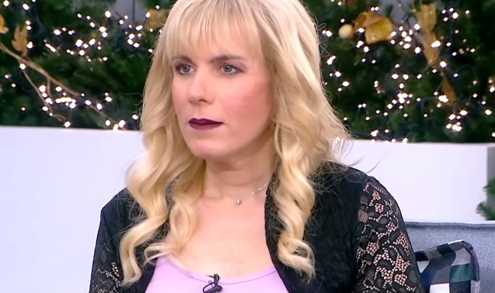 «Όλα τα παιδιά ξέρουν ότι είμαι τρανς, με αγαπούν πολύ» δηλώνει η πρώτη τρανς καθηγήτρια στην Ελλάδα