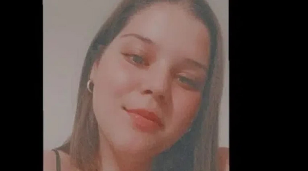 Σπαρακτικές στιγμές στην Αχαϊα: Ράγισε καρδιές ο θρήνος του πατέρα στην κηδεία της Ελένης