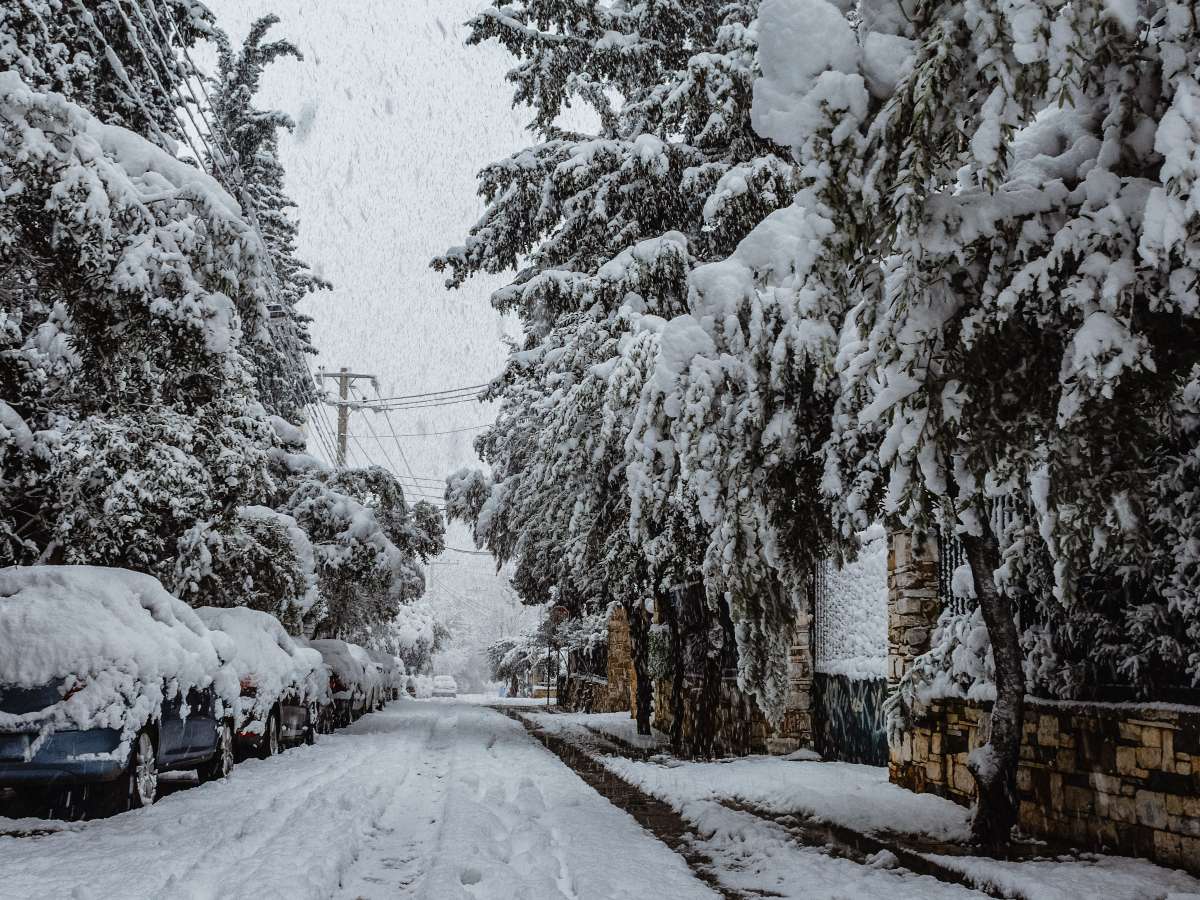 Οργή μετά την κακοκαιρία: "Λιώνω χιόνι για να δώσω νερό στο παιδί μου" καταγγέλλει μητέρα στο Πικέρμι