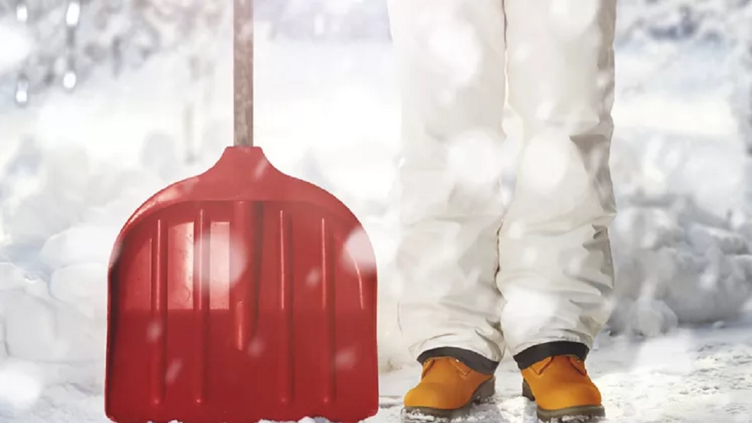 Απομάκρυνε το χιόνι με ασφάλεια και με οδηγίες ορθοπεδικού!