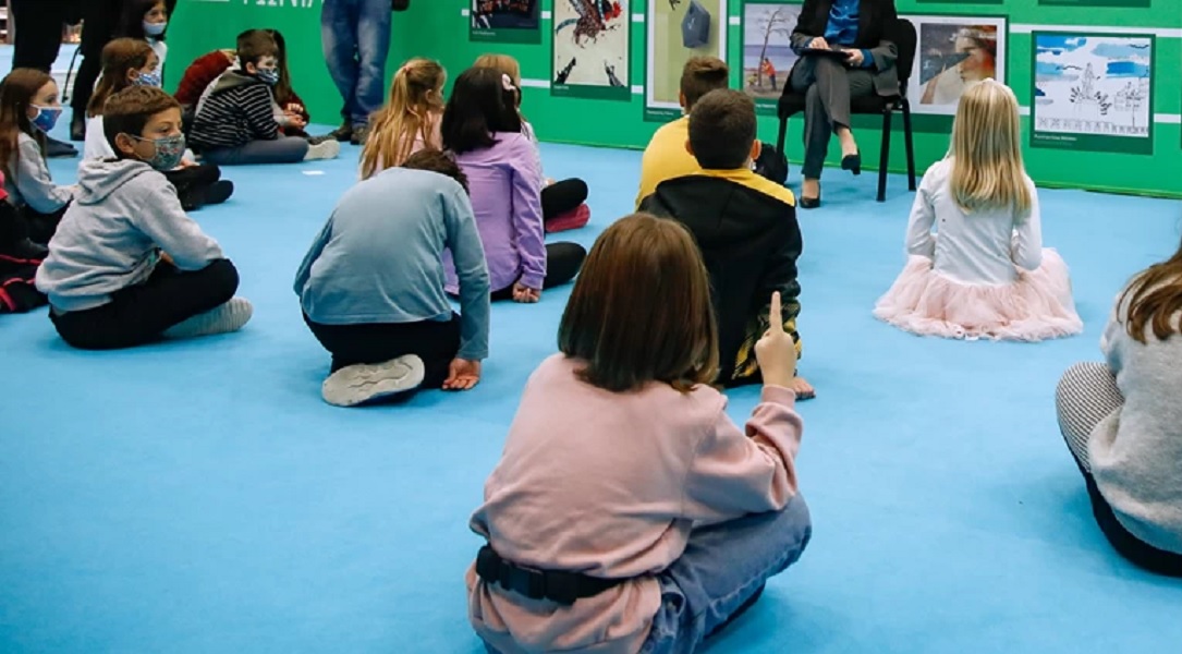 Μείωση μισθού για τους εργαζόμενους που παίρνουν άδεια για τα παιδιά τους που νόσησαν από κορονοϊό- Εντονες αντιδράσεις