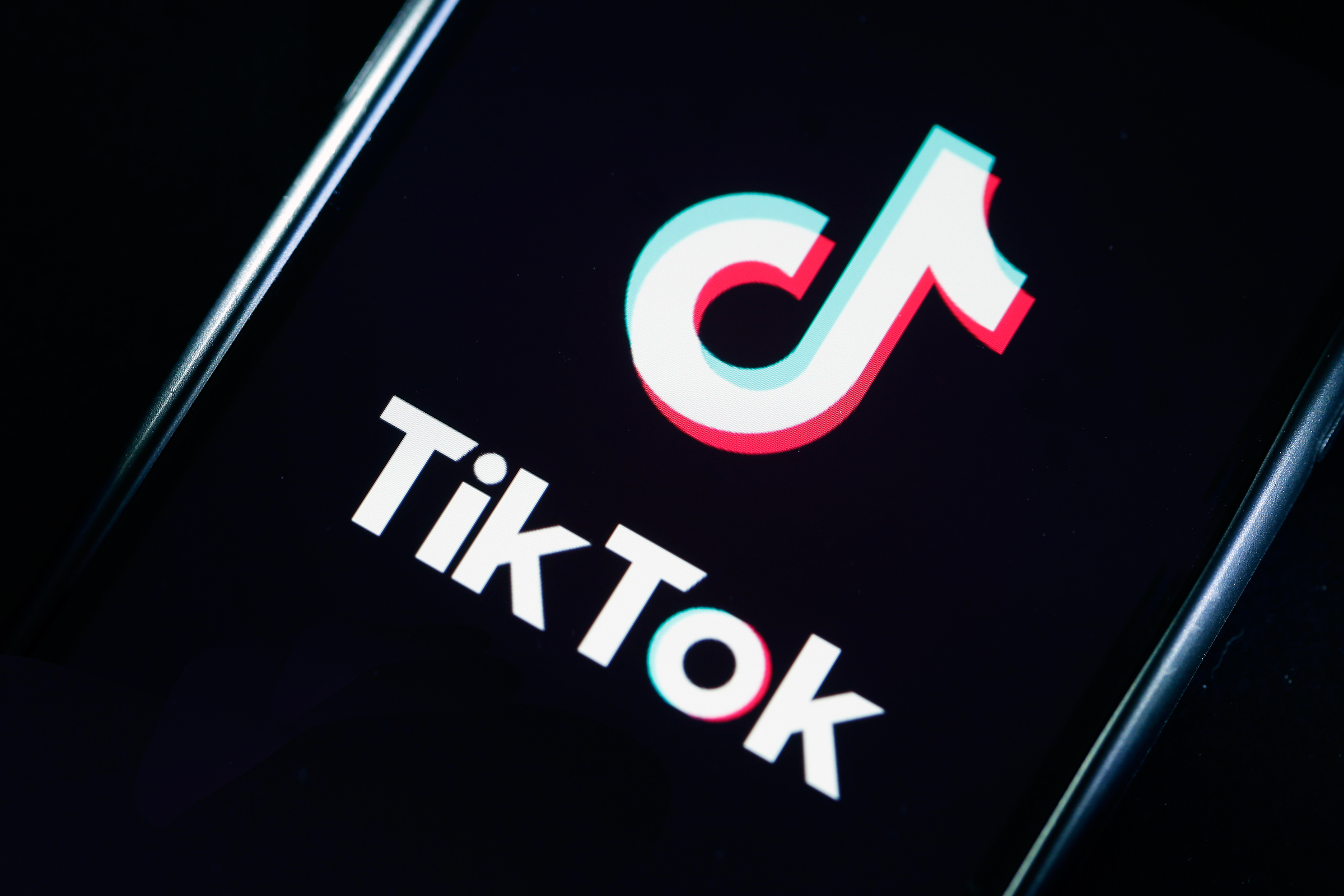 Η Disney προσλαμβάνει άτομα για να κάνουν TikTok - Τι ζητά από τους υποψήφιους