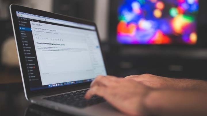 Σε λειτουργία η ηλεκτρονική αίτηση για το νέο επίδομα γονικής άδειας