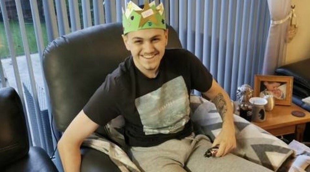 19χρονος με καρκίνο τελικού σταδίου μάζεψε χρήματα για άλλο άρρωστο παιδί πριν φύγει από τη ζωή