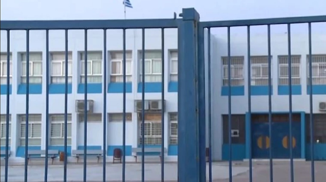 Μενίδι: Στη μέση πυροβολισμών μαθητές σχολείου - Η έκκληση της διευθύντριας για την ασφάλειά τους