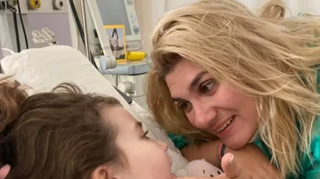 "Σας έχω θυμώσει γιατί αφήσατε την αγκαλιά μου άδεια": Συγκλονίζει η ανάρτηση της μάνας που έχασε και τα 3 παιδιά της