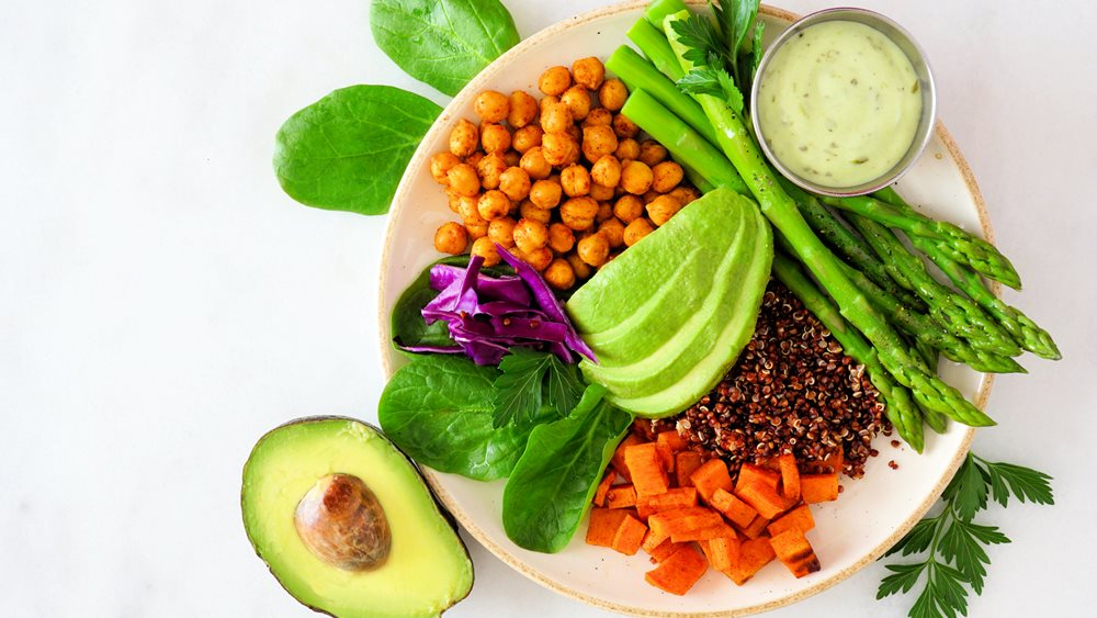 Διατροφή και COVID-19: Οι τροφές που μας προστατεύουν