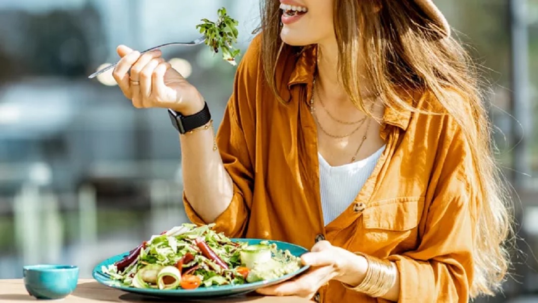 Διατροφή και κορτιζόνη: Τι μπορείς να τρως όταν παίρνεις κορτιζόνη