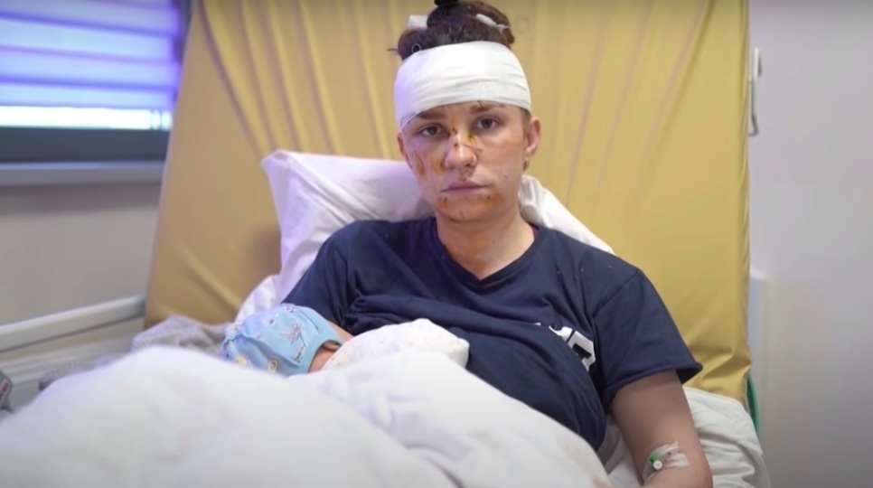 Ουκρανία - Την ώρα της έκρηξης έπεσε πάνω από το μωρό της για να το προστατεύσει