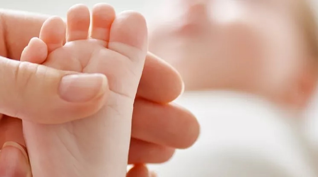 Νεογέννητο: Φαίνεται απαθές και δεν αντιδρά στα ερεθίσματα. Να ανησυχήσω;