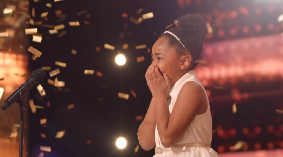 Η 7χρονη που τραγουδούσε επαγγελματικά όπερα στα κουκλάκια της μπήκε στα Ρεκόρ Γκίνες