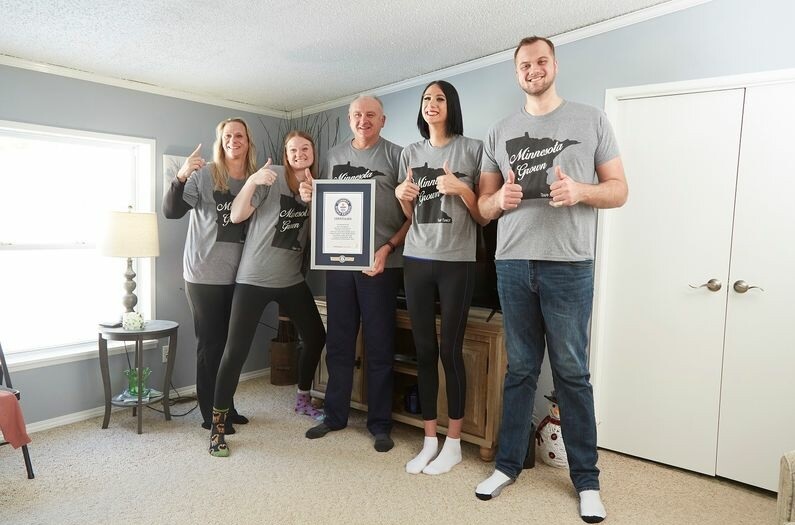 Η ψηλότερη οικογένεια του κόσμου ζει στις ΗΠΑ με μέσο όρο ύψους πάνω από 2 μέτρα