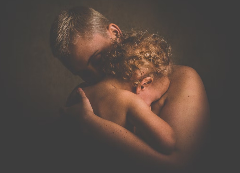 "Δεν φιλάω το παιδί μου για να με φιλήσει κι αυτό, το φιλάω για να φιλήσει το δικό του παιδί"