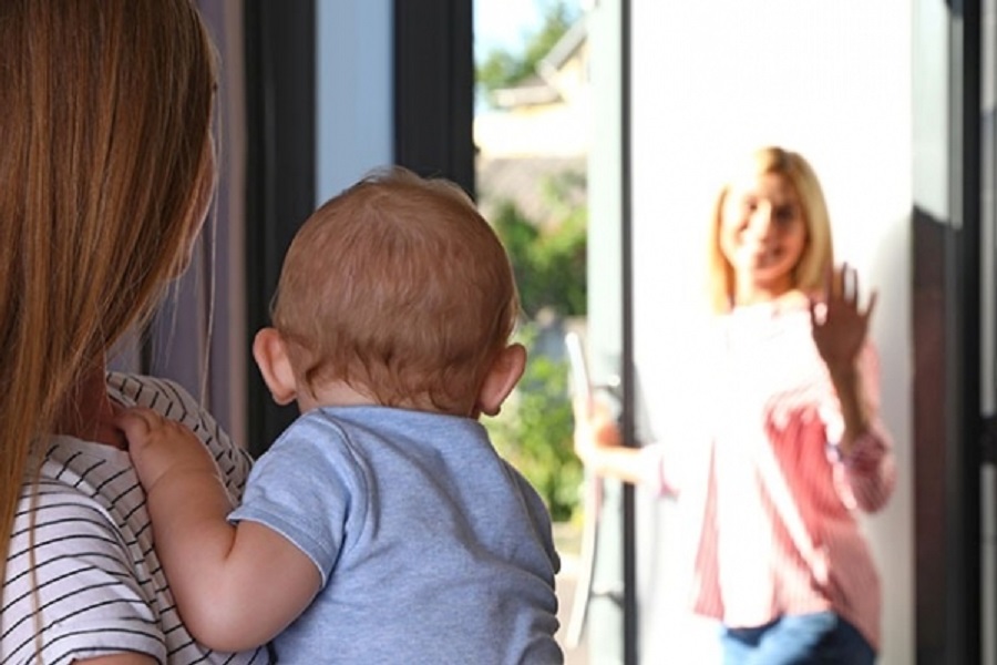 Πώς μπορώ να είμαι σίγουρη ότι θα είμαι ασφαλής με τη νέα οικογένεια που θα συνεργαστώ ως babysitter;