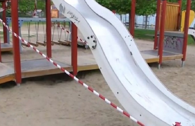 Θεσσαλονίκη: Συνελήφθη προϊστάμενος του δήμου για το ατύχημα της 8χρονης σε παιδική χαρά