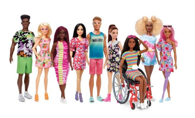 Mattel | Η Barbie με ακουστικά βαρηκοΐας και ο Ken με λεύκη, με στόχο τη συμπερίληψη