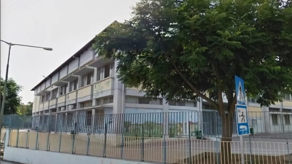 Λάρισα: Πατέρας μαθητή επιτέθηκε σε τρεις δασκάλους– Στο νοσοκομείο 61χρονος γυμναστής