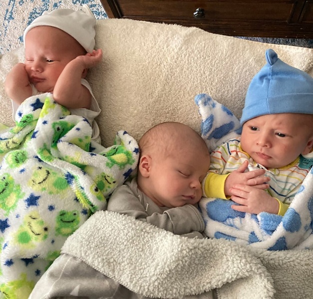 Δίδυμες αδελφές γέννησαν γιους ίδια ημέρα και σχεδόν ίδια ώρα- και η μία έκανε δίδυμα