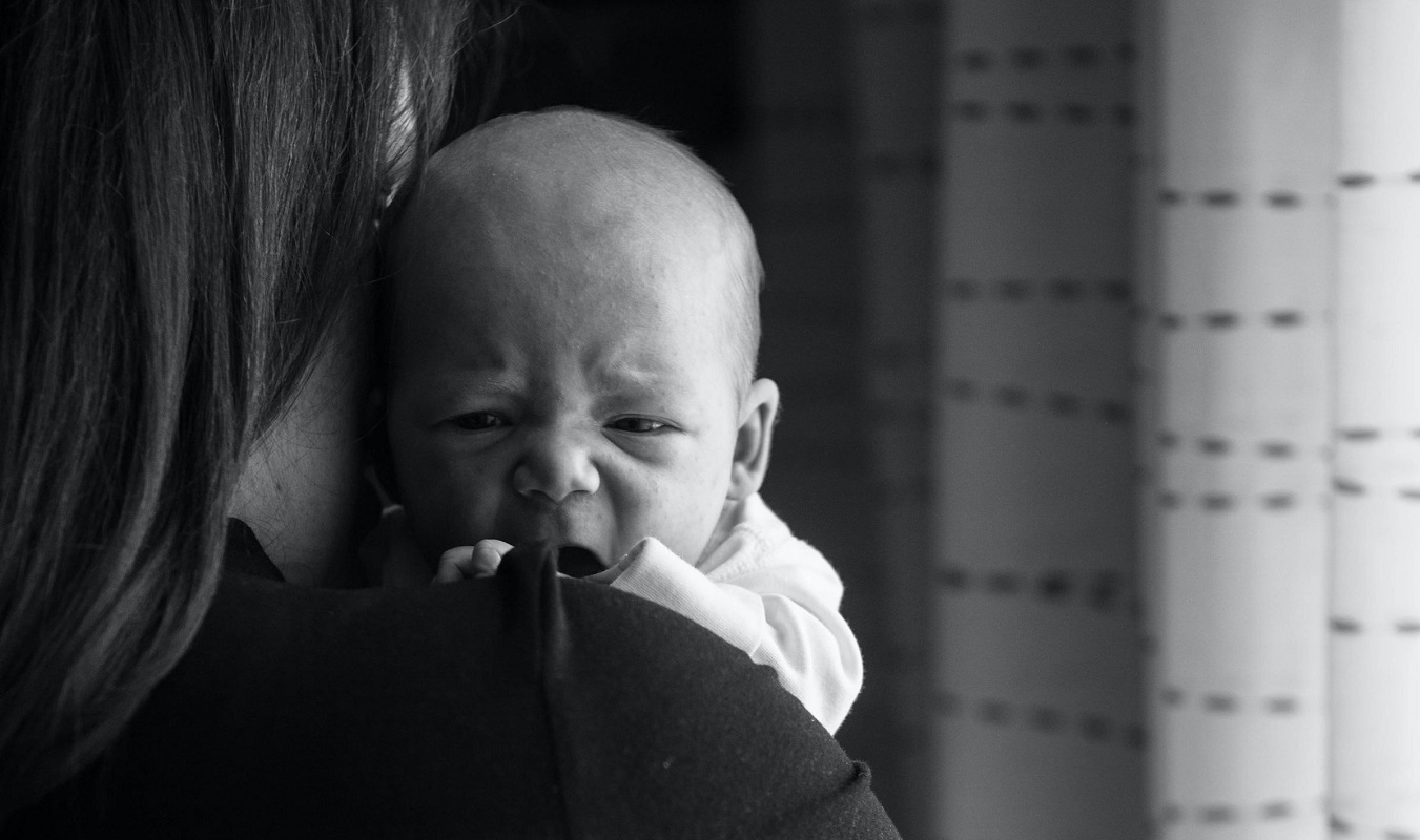 Ένα σημαντικό κομμάτι της "γκρίνιας" ενός βρέφους οφείλεται στο φαινόμενο του εγκλωβισμένου εγκεφάλου
