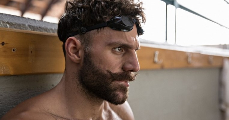 "Σε έχουν δυσκολέψει ποτέ;" Ο Αντώνης Τσαπατάκης σε ένα βίντεο-γροθιά για την καθημερινότητα των ανθρώπων με αναπηρία