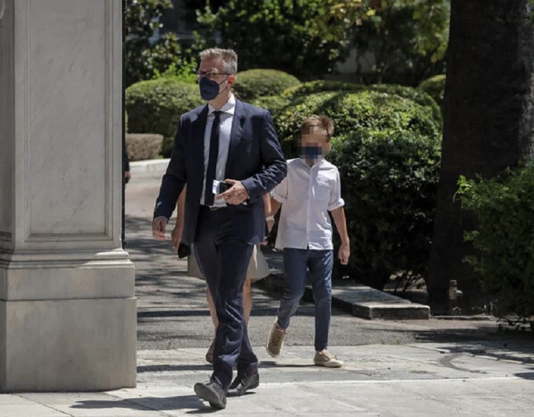 Ο Άκης Σκέρτσος μιλά για την περιπέτεια υγείας του γιου του: «Οι τελευταίες εβδομάδες ήταν πολύ δύσκολες»