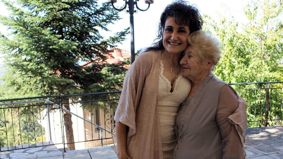 Ευτυχία Νούλα: Υιοθετήθηκε το 1958 στις ΗΠΑ - 60 χρόνια μετά βρήκε τη βιολογική της μητέρα στην Ελλάδα