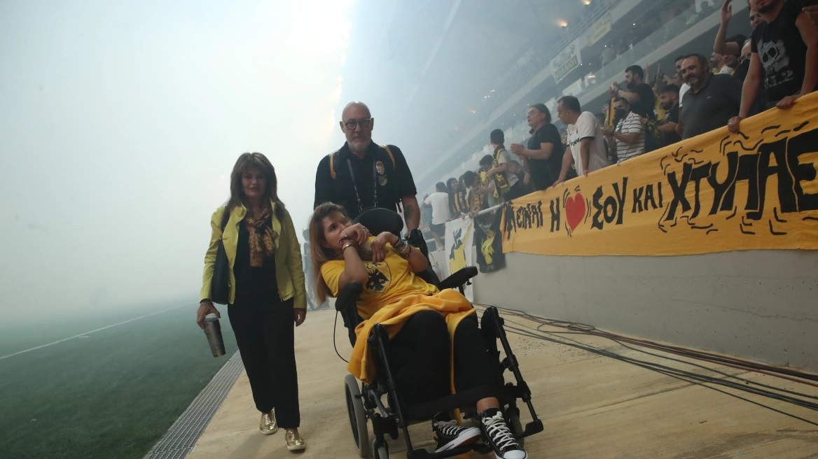 ΑΕΚ: Συγκίνηση στην “Αγιά Σοφιά” με την Μυρτώ της Πάρου