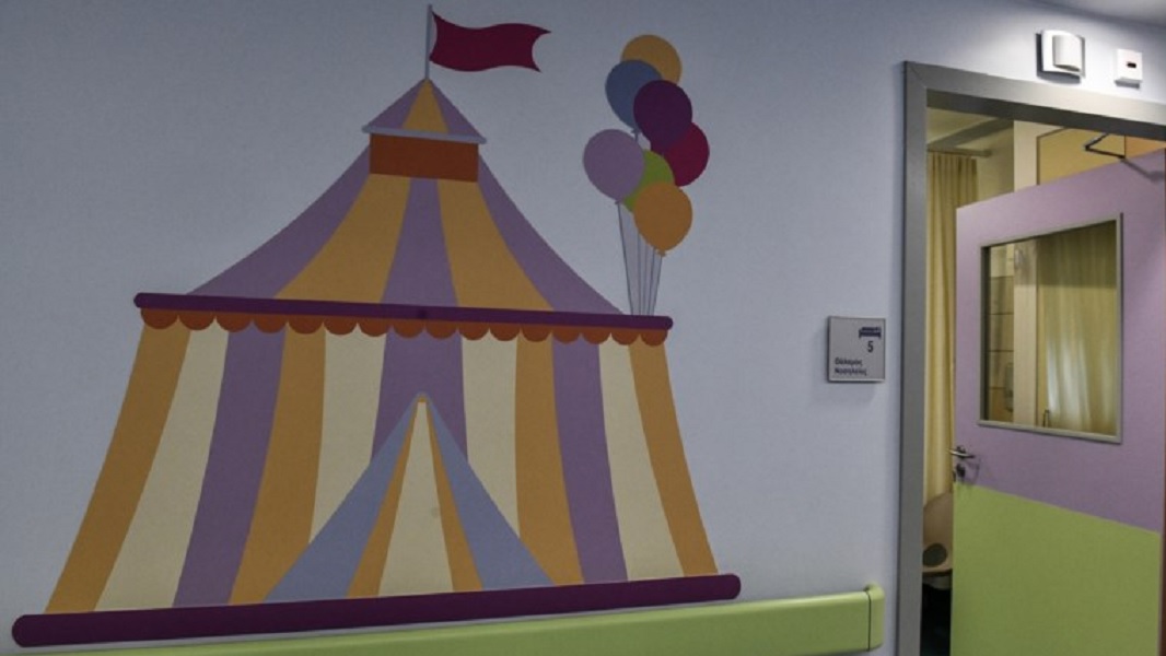 Παίδων: 14χρονος παρενόχλησε σεξουαλικά δύο παιδιά μέσα στο νοσοκομείο - Τον έσπασε στο ξύλο ο νονός του ενός