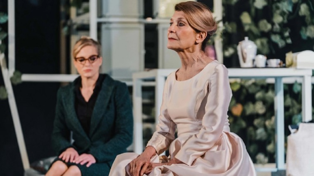 Δύναμη ψυχής μετά τον θάνατο της κόρης της - Το μήνυμά της πριν ανέβει ξανά στη σκηνή