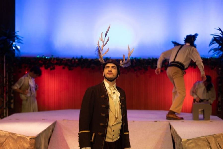 “Ελαφονταίν, ο Αίσωπος αλλιώς”. Μια εξαιρετική παράσταση για να δείτε με τα παιδιά σας στο Christmas Factory