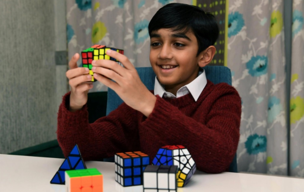 Μαθητής δημοτικού ξεπέρασε τον Αϊνστάιν και τον Χόκινγκ στο τεστ IQ της Mensa