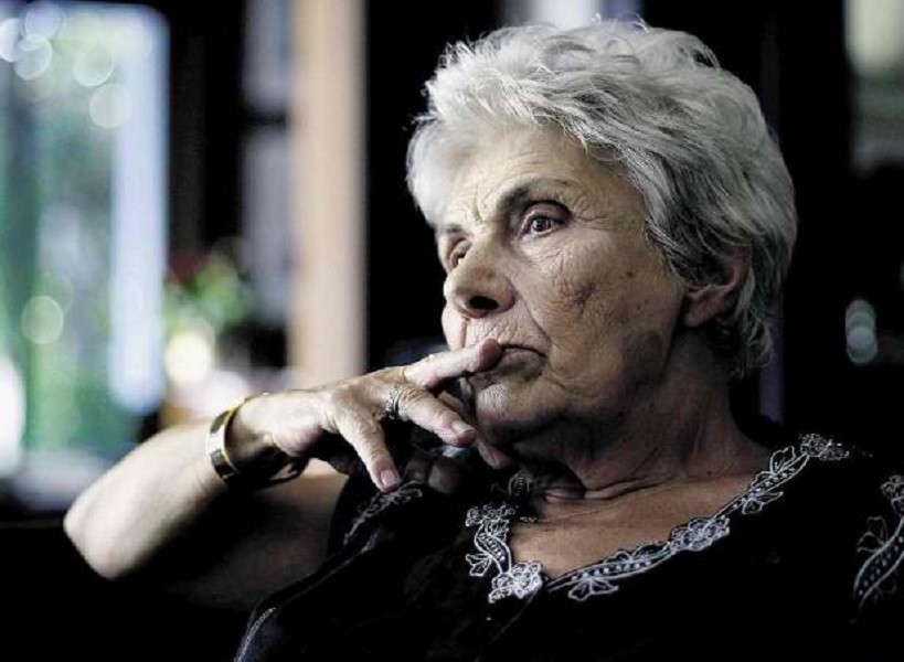 Κική Δημουλά: «Nα φεύγεις από τις σχέσεις που σε κάνουν να νιώθεις λίγη»