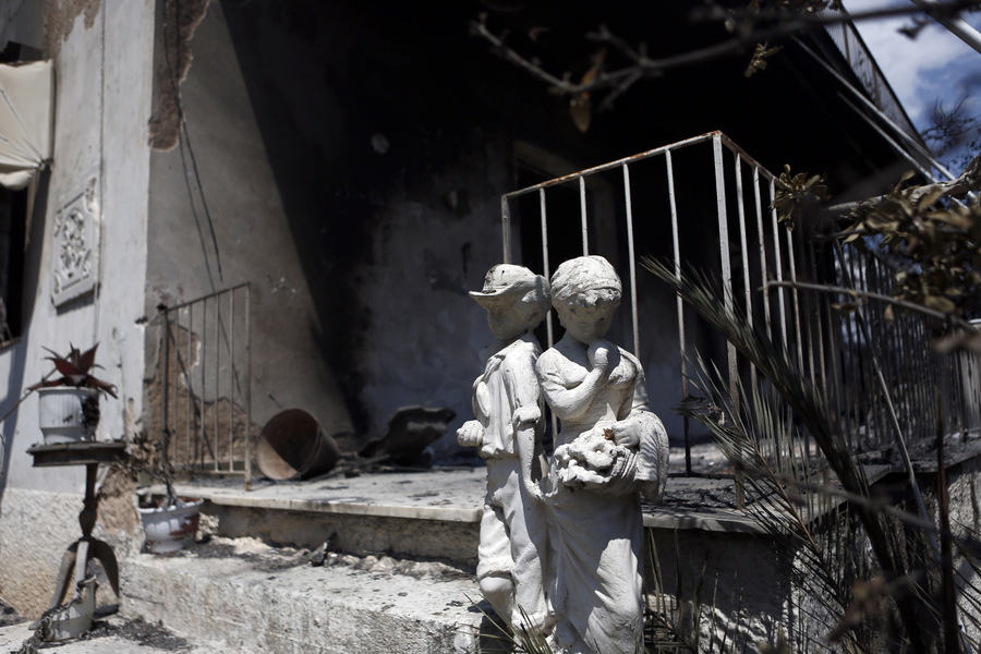 Δίκη για το Μάτι: Η συγκλονιστική ιστορία των 9χρονων δίδυμων κοριτσιών που χάθηκαν αγκαλιασμένα με τους παππούδες τους στο κτήμα Φράγκου