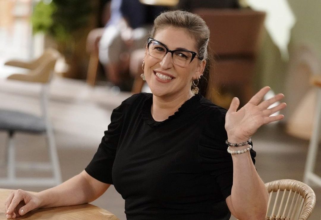 Η Mayim Bialik απαριθμεί όσα εύχεται για τα παιδιά της κι είναι αυτά που θέλουν όλοι οι σημερινοί γονείς