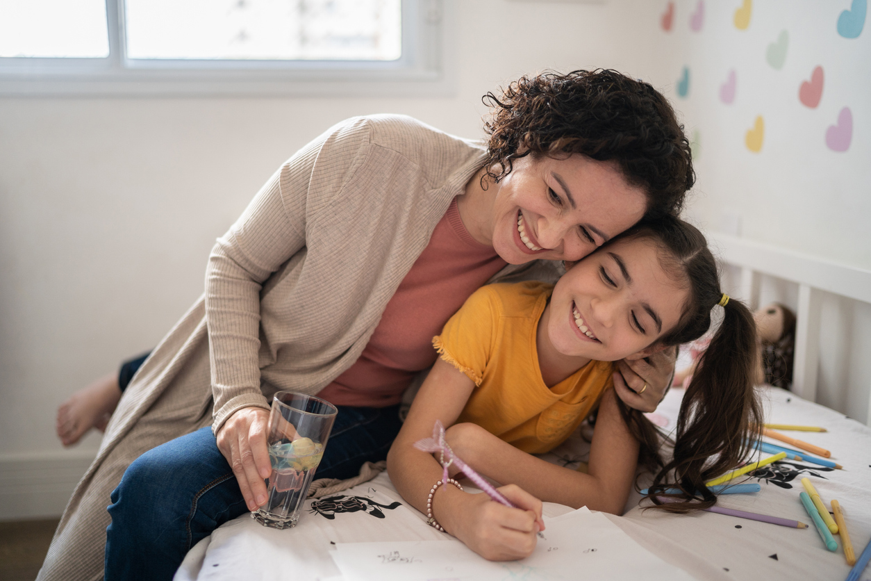 10 μητέρες κοριτσιών μοιράζονται τις στιγμές που η καρδιά τους γέμισε υπερηφάνεια για εκείνες