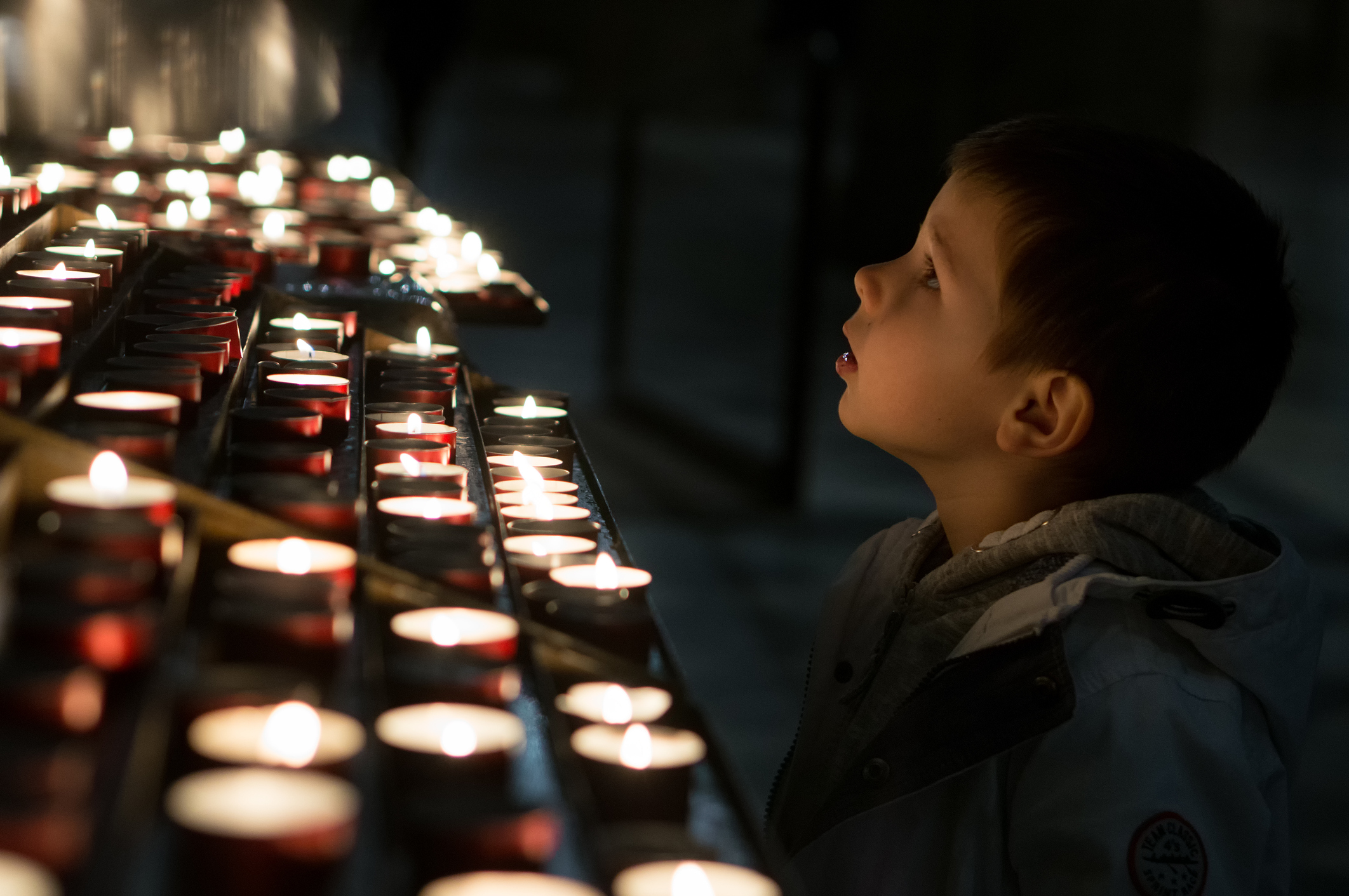 Σοκαριστική έκθεση: 4.815 παιδιά κακοποιήθηκαν σεξουαλικά από ιερείς τα τελευταία 70 χρόνια στην Πορτογαλία
