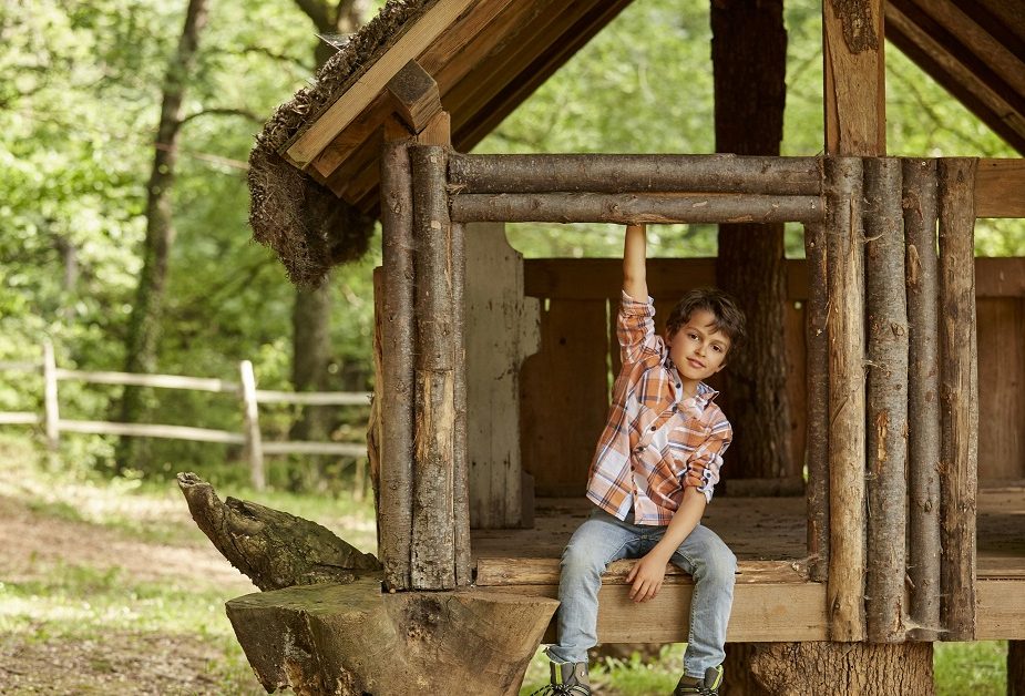 «Δενδρόσπιτο για εγγόνια» - Πώς ένας παππούς κατάφερε να περνάει χρόνο με το εγγόνι του μακριά από τις οθόνες