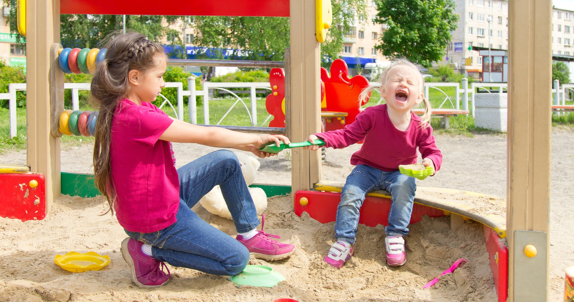 4 πράγματα που μπορείς να κάνεις όταν το παιδί σου μαλώσει με τον φίλο του