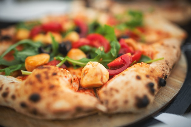 Εύκολη πίτσα με αλεύρι ζέας